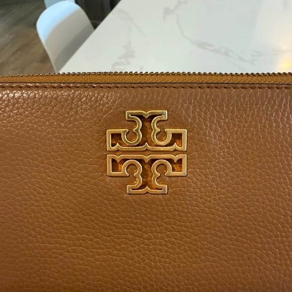 Tory Burch Brown Leather Wallet - Picture 4 of 8